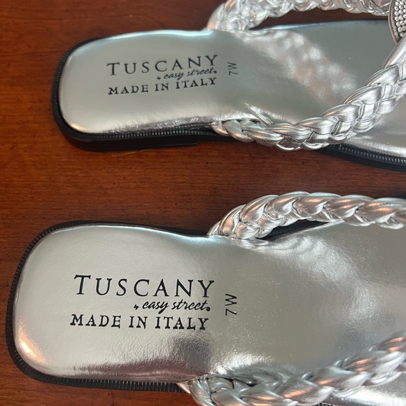 Tuscany By Easy Street Silver Coletta Square Toe Thong Sandal NIB - Picture 4 of 8
